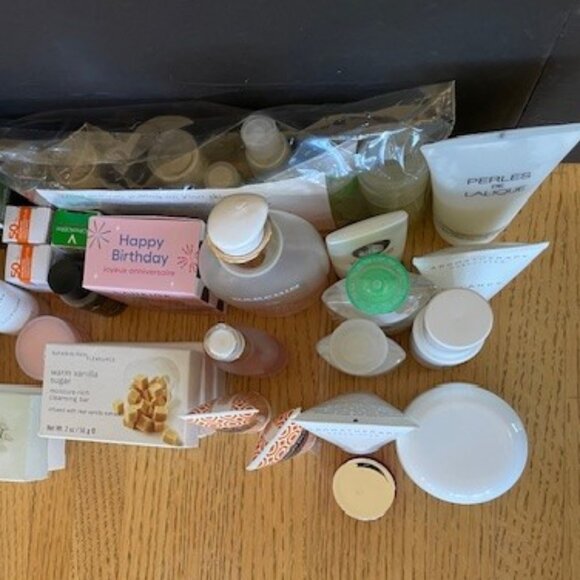 52 PIECES MOSTLY NEW: REVERSA, ORIGINS, LANEIGE, DRYBAR, ROCHEPOSAY, BULGARI etc - Picture 2 of 12